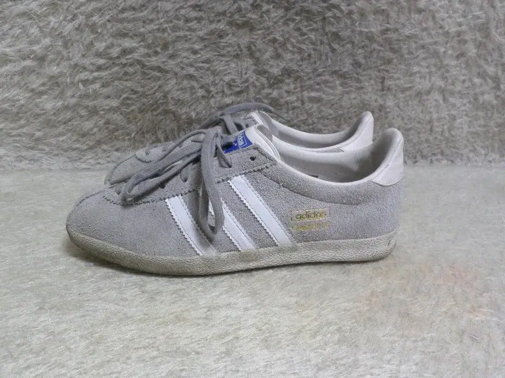 Adidas clearance gazelle q23177